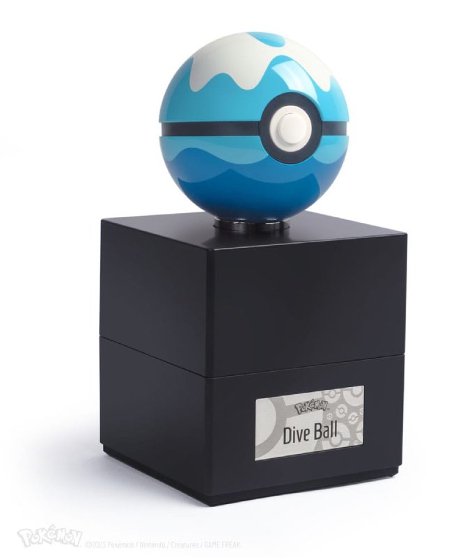       pokemon-diecast-replik-tauchball-on-stand